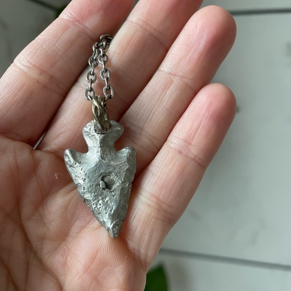 Handmade Silver arrowhead pendant - Picture 2 of 4